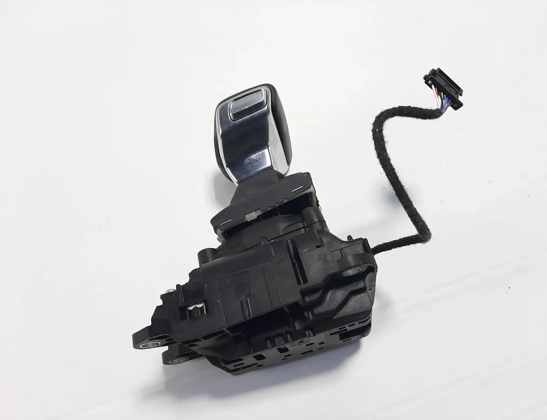 AUDI A4 B9/8W (2015-2024) Vaihteen vaihtomekanismi 8W2713041N 26522880