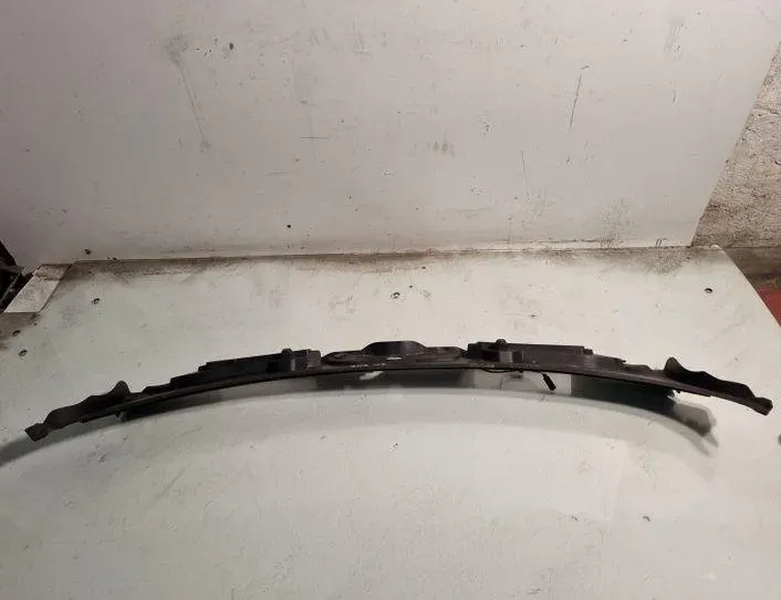 BMW 3 Series E90/E91/E92/E93 (2004-2013) Etupyyhkijän kopan koristelista 156772 25727831