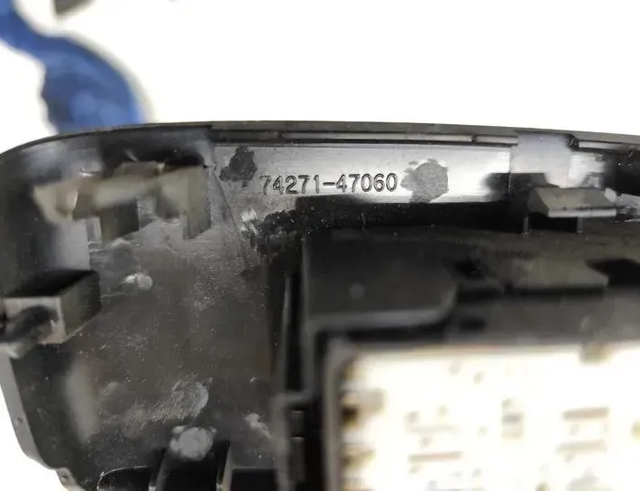 TOYOTA Avensis 3 generation (2009-2020) Oikean etuoven ikkunan kytkin 7427147060 25742765