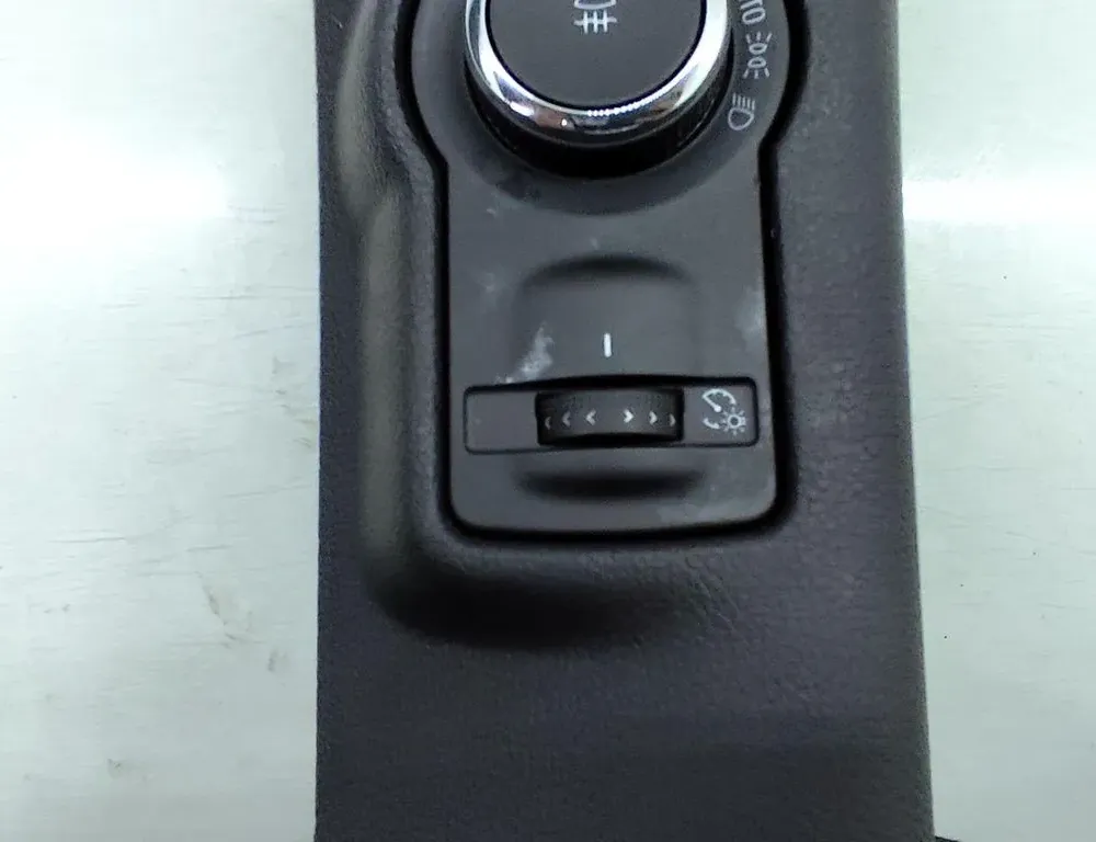 OPEL Astra J (2009-2020) Ajovalojen kytkimen ohjausyksikkö 13268710 33232548