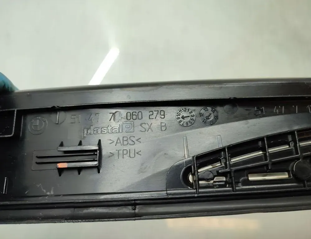 BMW 3 Series E90/E91/E92/E93 (2004-2013) Vasen etuovipaneeli 7060279 33400233