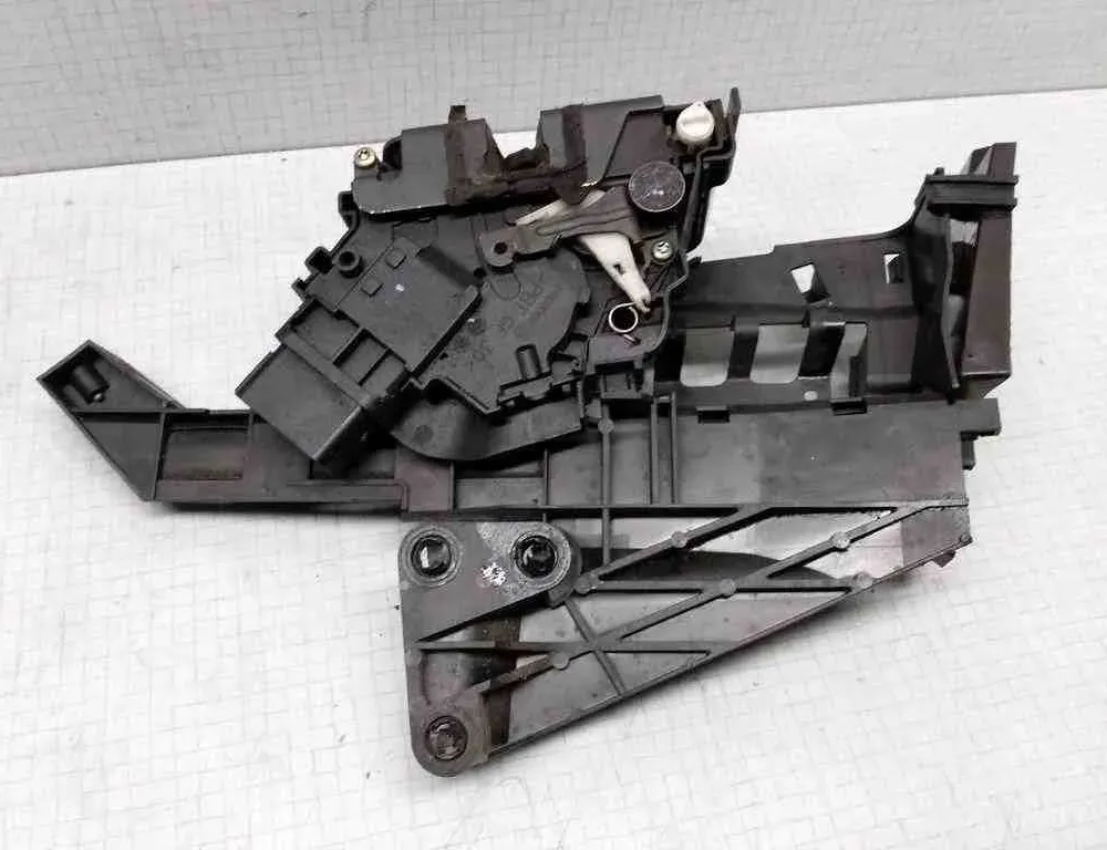 FORD C-Max 1 generation (2003-2010) Vasemman takaoven lukko 3M5AR26413BM 32517989