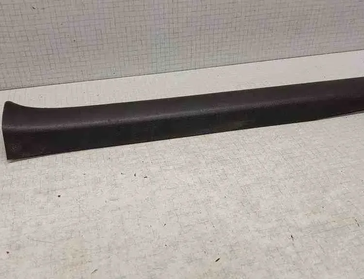 TOYOTA Verso 1 generation (2009-2015) Oikea etukynnysverhoilu 679130F020 32560529