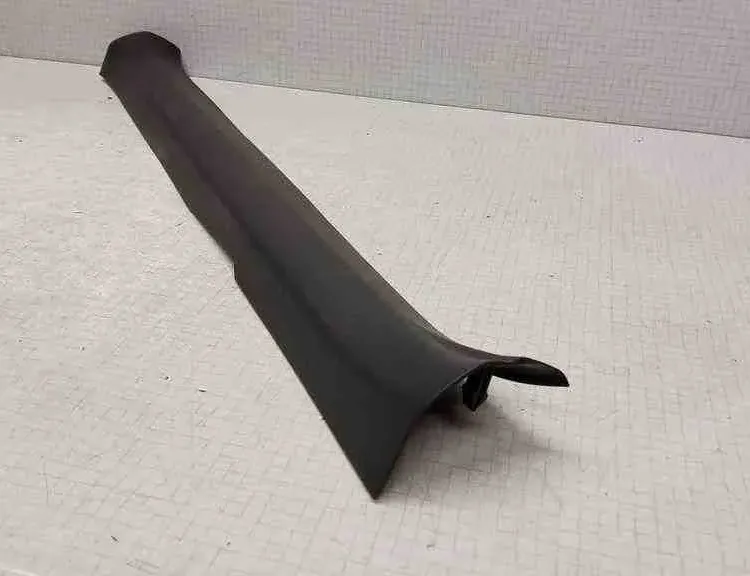 TOYOTA Verso 1 generation (2009-2015) Oikea etukynnysverhoilu 679130F020 32560529