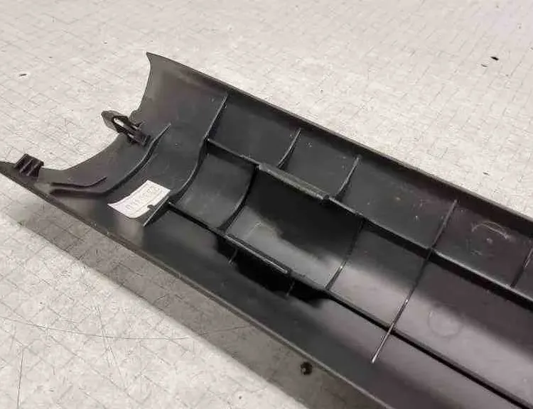 TOYOTA Verso 1 generation (2009-2015) Oikea etukynnysverhoilu 679130F020 32560529