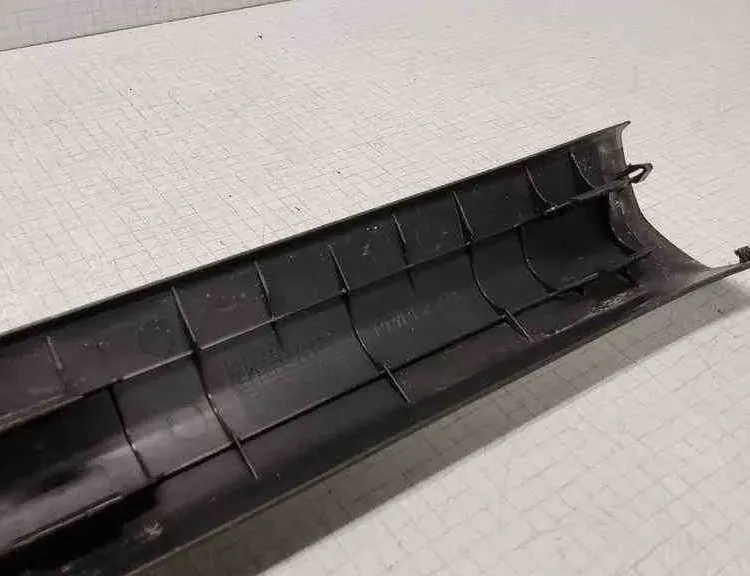 TOYOTA Verso 1 generation (2009-2015) Oikea etukynnysverhoilu 679130F020 32560529