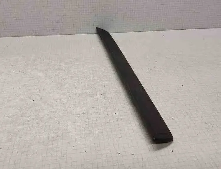 TOYOTA Verso 1 generation (2009-2015) Oikea etukynnysverhoilu 679110F010 32560530