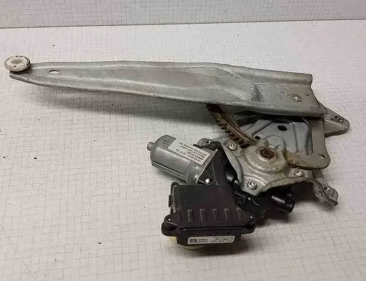 TOYOTA Verso 1 generation (2009-2015) Oikean takaoven ikkunansäädin 698300F040,698300F041,977555106 32560552