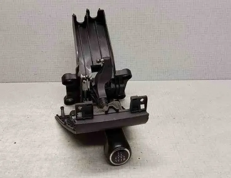 OPEL Zafira B (2005-2010) Vaihteen vaihtotaso muovinen verhoilu 13162583 32561111