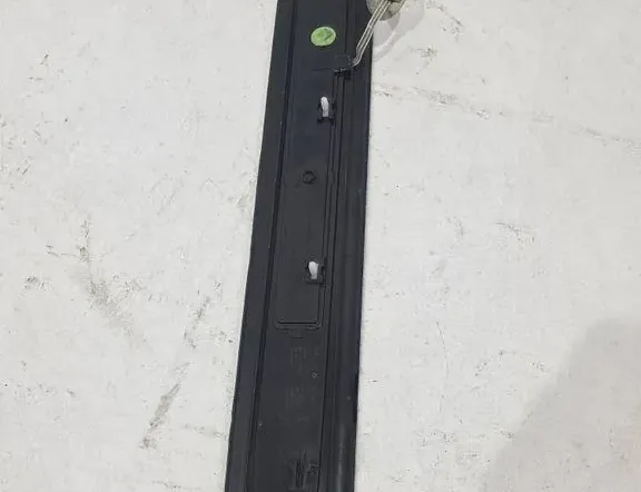 BMW 5 Series G30/G31 (2016-2023) Oikea etukynnysverhoilu 8061056,RS000007801 34137925