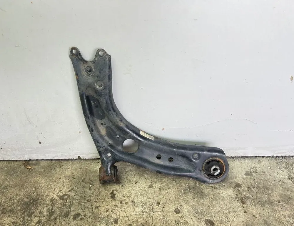 SEAT Leon 3 generation (2012-2020) Etuoikea Suora ohjausvarsi 5Q0407152R 31995250