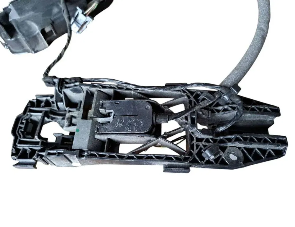 VOLKSWAGEN Golf 8 generation (2019-2023) Oikean etuoven lukko 5K1837016D 33245320