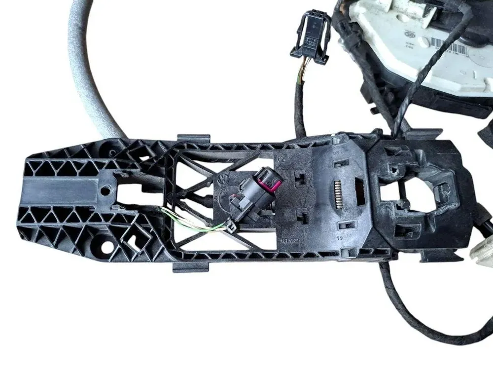 VOLKSWAGEN Golf 8 generation (2019-2023) Oikean etuoven lukko 5K1837016D 33245320