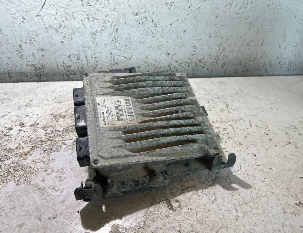 RENAULT Megane 2 generation (2002-2012) Moottorin ohjausyksikkö ECU 8200334419,8200374152,R0410B024B 35014789