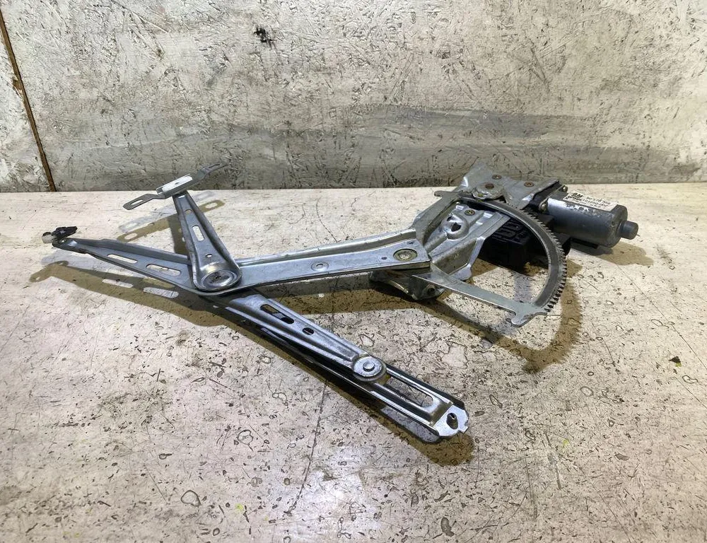 OPEL Astra G (1998-2009) Vasemman etuoven ikkunansäätimen moottori 65330302,101250200,850303,06207056,90579356 35003084