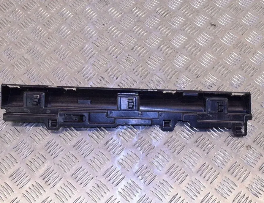 BMW 3 Series F30/F31 (2011-2020) Sivuhelman kiinnike 7256915 31001720
