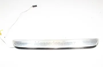 MERCEDES-BENZ C-Class W205/S205/C205 (2014-2023) Oikea etukynnysverhoilu A2056800735 34911903