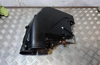 BMW 6 Series F06/F12/F13 (2010-2018) Ilmansuodatinlaatikko 7577466 33409636