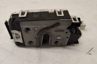 MERCEDES-BENZ CLA-Class C117 (2013-2016) Vasemman puolen liukuoven lukko A0997305600 35660914