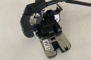 AUDI A6 C6/4F (2004-2011) Takaluukun takaluukun lukko 4H0827505 33827758