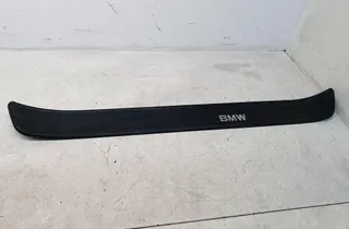 BMW 3 Series E90/E91/E92/E93 (2004-2013) Oikea etukynnysverhoilu 514773060280 34237754