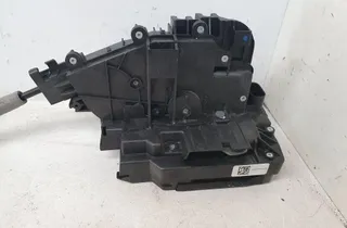 MERCEDES-BENZ C-Class W205/S205/C205 (2014-2023) Vasemman etuoven lukko A046465 34237392