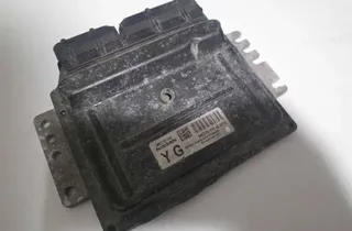 NISSAN Micra K12 (2002-2010) Moottorin ohjausyksikkö ECU MEC32110 34008139