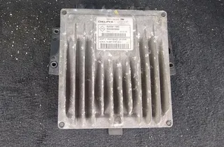RENAULT Clio 2 generation (1998-2013) Moottorin ohjausyksikkö ECU 8200911560 34009262