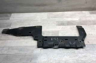 BMW 3 Series E90/E91/E92/E93 (2004-2013) Takapuskurin diffuusori 7163847,7275841,E9DE91 34996401