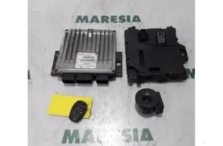 RENAULT Kangoo 2 generation (2007-2021) Moottorin ohjausyksikkö ECU 8200911560,8200909666,152042850,8201044235 27755526