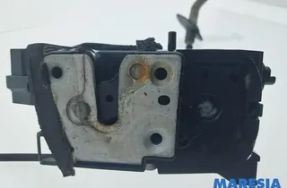 RENAULT Clio 4 generation (2012-2020) Muut kehon osat 825015591R,825015591 34998005