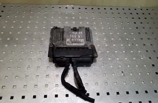 SKODA Superb 2 generation (2008-2015) Moottorin ohjausyksikkö ECU 0281014111,03G906021QM 26067292