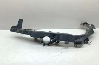 BMW 3 Series E90/E91/E92/E93 (2004-2013) Vasemman ajovalon kiinnike 7138401 33646123