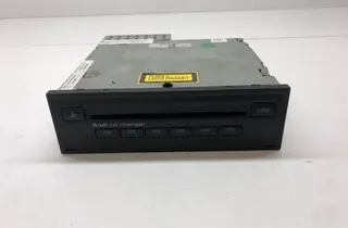 AUDI A8 D3/4E (2002-2010) CD-vaihtaja 33823520