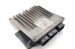 RENAULT Clio 3 generation (2005-2012) Moottorin ohjausyksikkö ECU 8200513163,8200399038 14610388