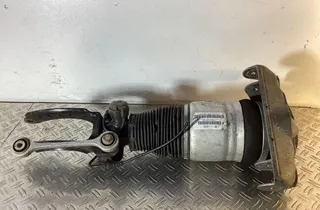 AUDI Q7 4L (2005-2015) Edessä vasen pneumaattinen iskunvaimennin 7L8616039D 34621271