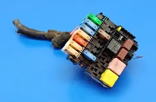 RENAULT Latitude 1 generation (2010-2020) Sulakekaappi 240110170R 34984248