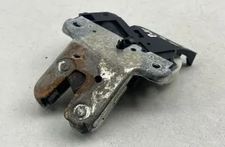 AUDI A4 B7/8E (2004-2008) Takaluukun takaluukun lukko 4F5827505D 34110089