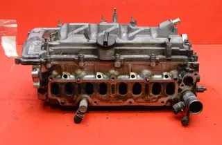 TOYOTA Verso 1 generation (2009-2015) Moottorin sylinterikansi 34800917