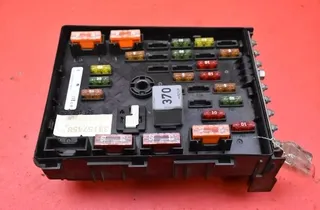 VOLKSWAGEN Passat B7 (2010-2015) Sulakekaappi 3C0937125 34949985