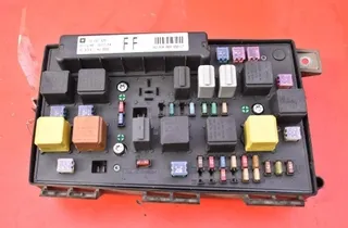 OPEL Astra H (2004-2014) Sulakekaappi 13191129 34984496