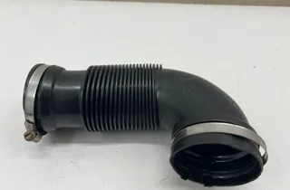 AUDI A4 B9/8W (2015-2024) Ilmanottoputki 06L129629A 34989043