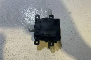 TOYOTA RAV4 4 generation (XA40) (2012-2018) Sisälämmittimen läppämoottorin toimilaite 0638002110 35031938