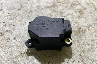 VOLVO V70 2 generation (2000-2008) Sisälämmittimen läppämoottorin toimilaite 74932G,250703 35007443