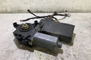 AUDI A4 B6/8E (2000-2005) Vasemman takaoven ikkunan ohjausmoottori 5WK47011CBF,105849106 35041180